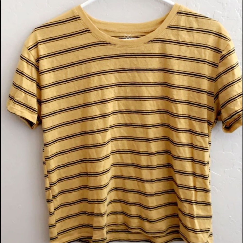 yellow stripped t shirt